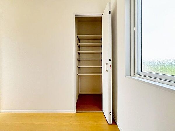 建物完成済みで、いつでも見学できます。ご希望の日時をお気軽にお知らせください。そしてぜひ、感想もお聞かせください。