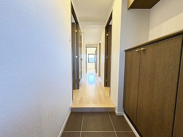 開放的な玄関で来客者を気持ちよく招けそう(^^