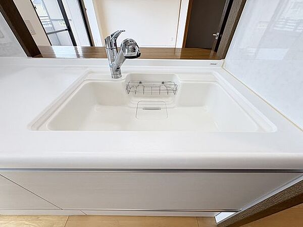 ハンドシャワー水栓が付いているので、シンクのお掃除もしやすいです。