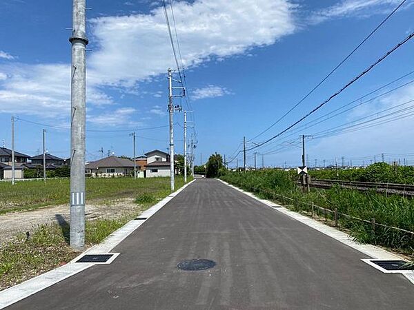 （現地写真）南側約6ｍ道路に面したきれいな街並みです。