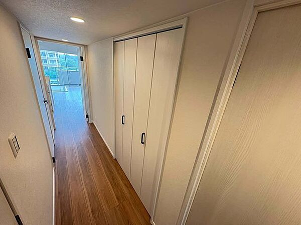 便利な廊下収納付き