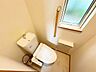 トイレ：〈1階トイレ〉家族みんなが忙しい朝の時間帯には嬉しい1F・2Fトイレ設置。