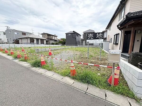 現況更地のすっきりとした敷地です