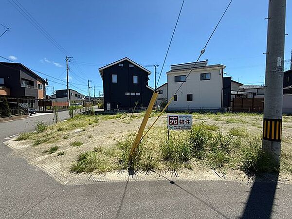 角地ならではの開放感と駐車のしやすさ