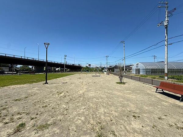 新中道1号公園 （徒歩1分） 49m