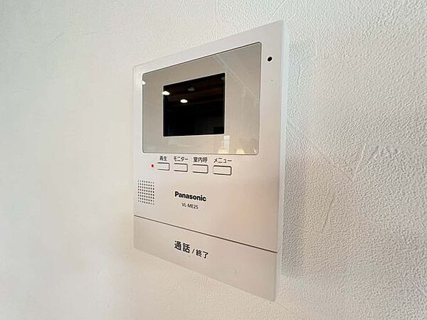 来訪者を確認できるＴＶモニター付きインターホン。安心感があります