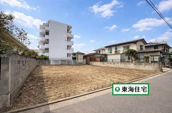 《建築条件付き土地》建築条件付き土地の場合、建てる家は注文住宅と同じく、敷地条件に合わせて自由に間取りや仕様を決められます＊。