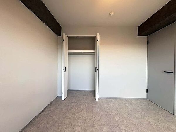 衣類をたくさん収納できる便利なクローゼット
