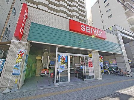 徒歩9分。西友北仙台店 徒歩6分 700m