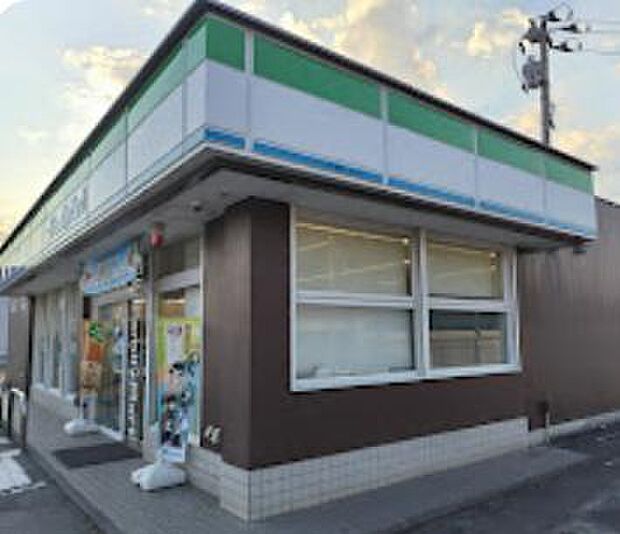 ファミリーマート 築館久伝店 徒歩4分(285m)