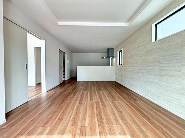 折り上げ天井で開放感あるLDK