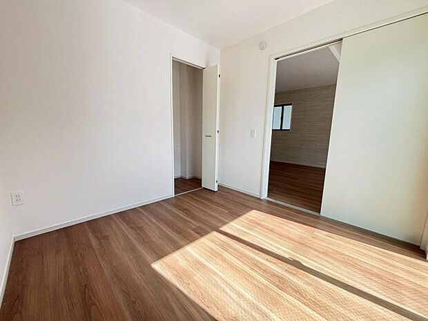 1階リビング続き洋室4.5帖