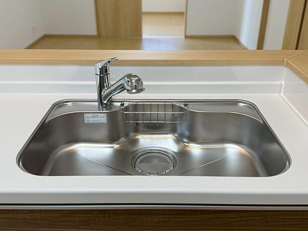 【浄水器一体型水栓】蛇口の先端に浄水器を内蔵。場所をとらない画期的な浄水器!