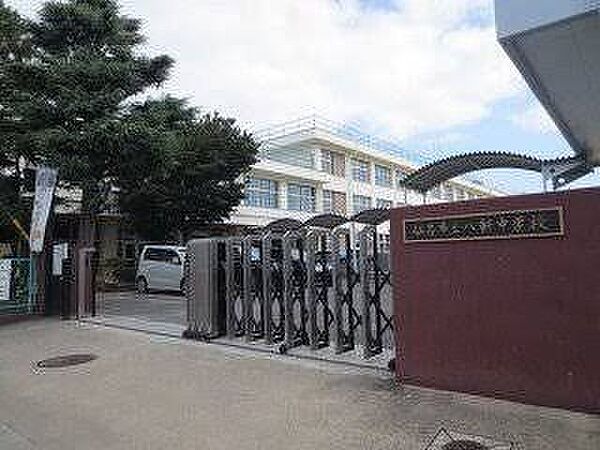 八軒中学校徒歩31分(2439ｍ)