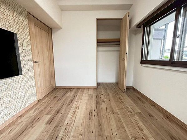 《洋室6帖》各部屋を最大限に広く使って頂ける様に全居室収納スペース付き！