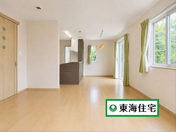 《リビング》17.2帖・3面採光の明るい室内※写真は一部CG加工しております
