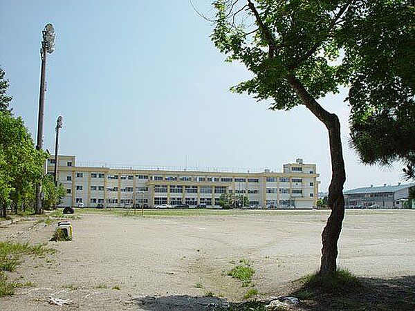 桜丘小学校　徒歩9分（691m）