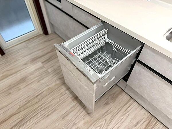 《食洗機》節水・高温で洗浄するので衛生的！家事時間の短縮に。