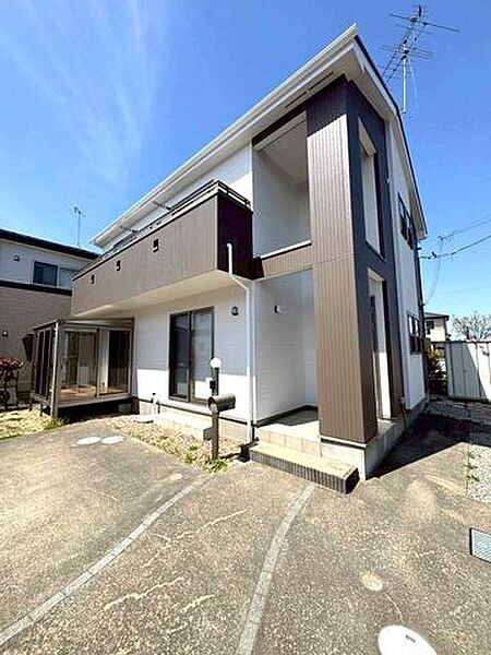 《外観》即入居・当日の内覧も可能です○お気軽にお問い合わせください＊・