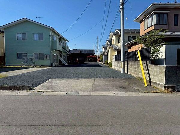 前面道路は広々6ｍ！運転が苦手な方にも安心です！