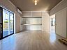 室内：全居室約6帖以上！収納・エアコン付きで快適+＊