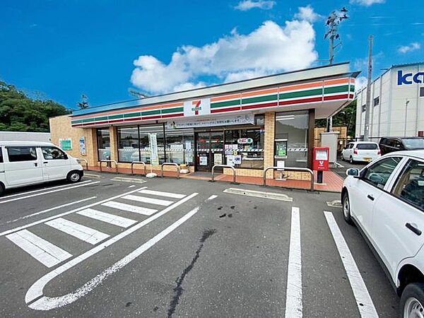コンビニ セブンイレブン 富谷とちの木店　846ｍ（徒歩11分）