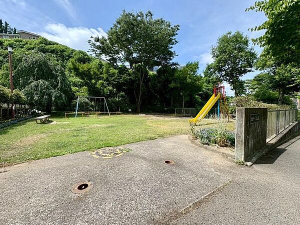 徒歩1分程の場所に公園あり＊・