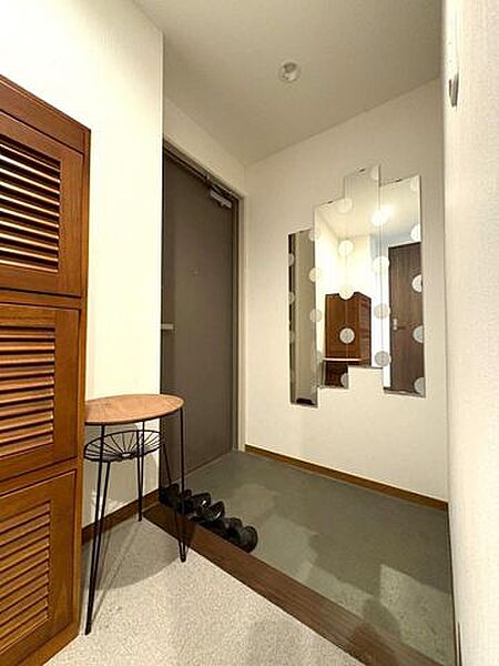 玄関がいつも片付く、収納付き。