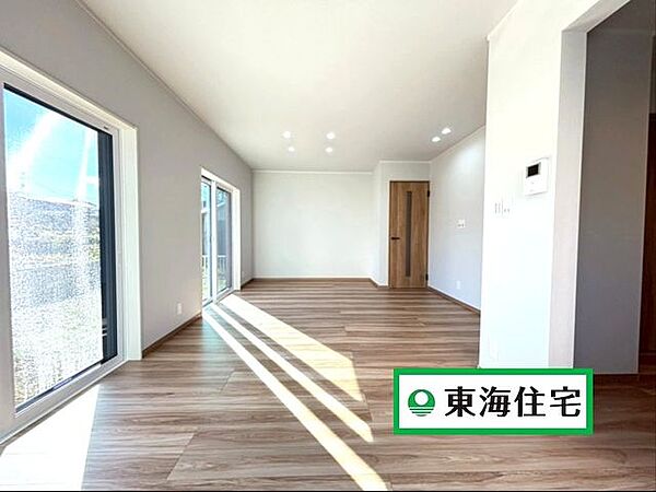 リフォーム済で快適に新生活スタート+＊南東向きで日当たり良好な約16.4帖のLDK！