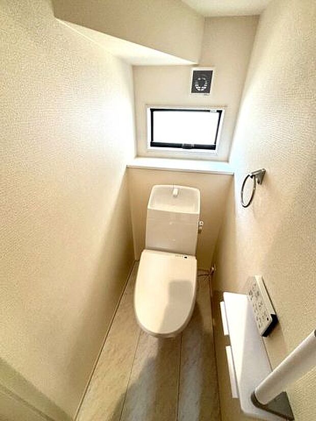 家族みんなが忙しい朝の時間帯には嬉しい1F・2Fトイレ設置。