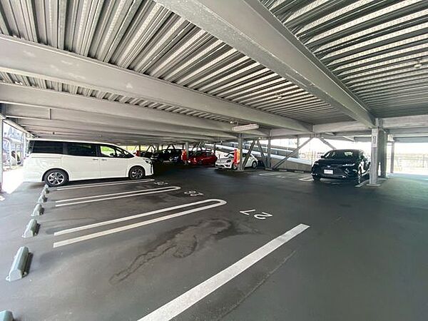 駐車場空き状況は担当者へご確認ください。