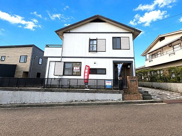 《外観》前面道路幅約6.3ｍ、車の出し入れもスムーズにできそうです。※写真は一部CG加工しております