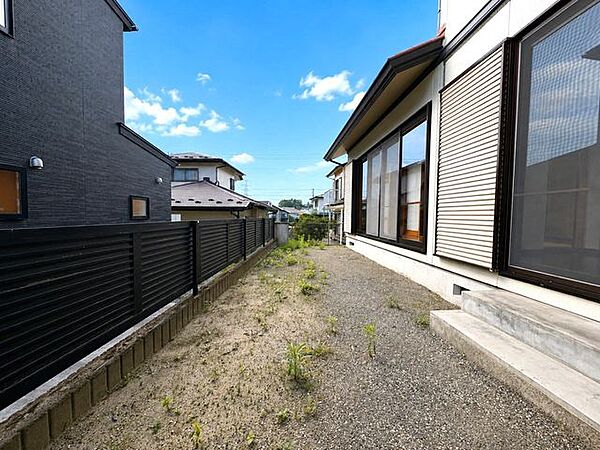 《庭》リビングや広縁から眺められる庭スペース。ガーデニングや家庭菜園も楽しめそうです。※写真は一部CG加工しております