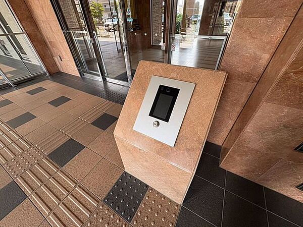 不審者やセールスマンなどの侵入を防ぐ事ができるオートロック付き。