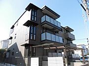 柴原阪大前駅より徒歩10分 築8年5ヶ月 3階建の賃貸物件