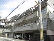 蛍池駅より徒歩9分 1階 築40年の賃貸物件