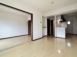 Rose Residence 201 2階1LDKのリビング/ダイニング