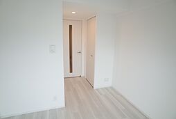 神戸高速東西線 高速神戸駅 徒歩7分の賃貸マンション 13階1Kのリビング/ダイニング