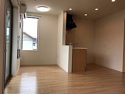 阪急伊丹線 伊丹駅 バス10分 寺本東下車 徒歩10分の賃貸アパート 2階1LDKのリビング/ダイニング