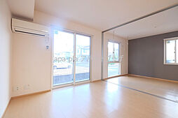 リーブルV 1階2LDKのリビング/ダイニング