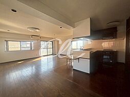 クレドール 401 4階3LDKのリビング/ダイニング