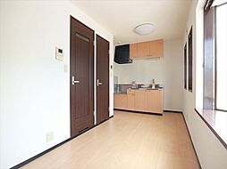 ブルーウェーブ 2階1DKのリビング/ダイニング