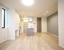 Ｅａｓｔ　ｆｉｅｌｄ 2階1LDKのリビング/ダイニング