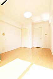 ディアコート八番館 7階1Kのリビング/ダイニング