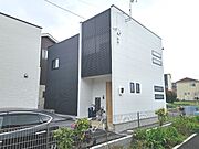 七里駅より徒歩10分 築1年10ヶ月 2階建の賃貸物件