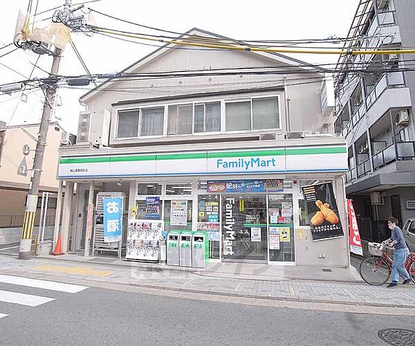 画像29:ファミリーマートひぐち桃山店まで162m ＪＲ桃山駅最寄のコンビニです。