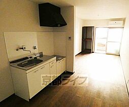 ファーストコート丹波橋 203 2階ワンルームのリビング/ダイニング