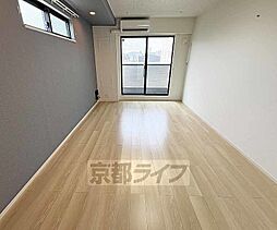 ウエスト　コミタリアIII 201 2階1Kのリビング/ダイニング