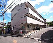 黄檗駅より徒歩7分 築26年9ヶ月 3階建の賃貸物件