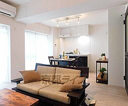 京都スター・ビル 305 3階1LDKのリビング/ダイニング